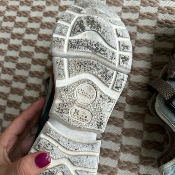 Chloe Like New Cute Sneakers Size 8 - Picture 6 of 12